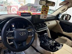 تۆیۆتا لاند کروزەر